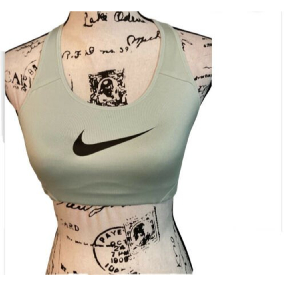 NWTS Women's Mint Green Nike dry-fit sports bra size Small